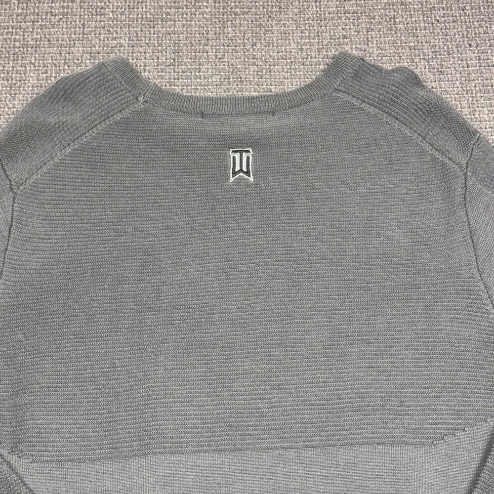 Nike Tiger Woods Collection Dri-FIT Grey Ribbed Knit Golf Sweater‎ Mens Large